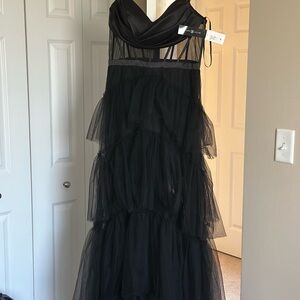 Chic Black Layered Maxi Dress